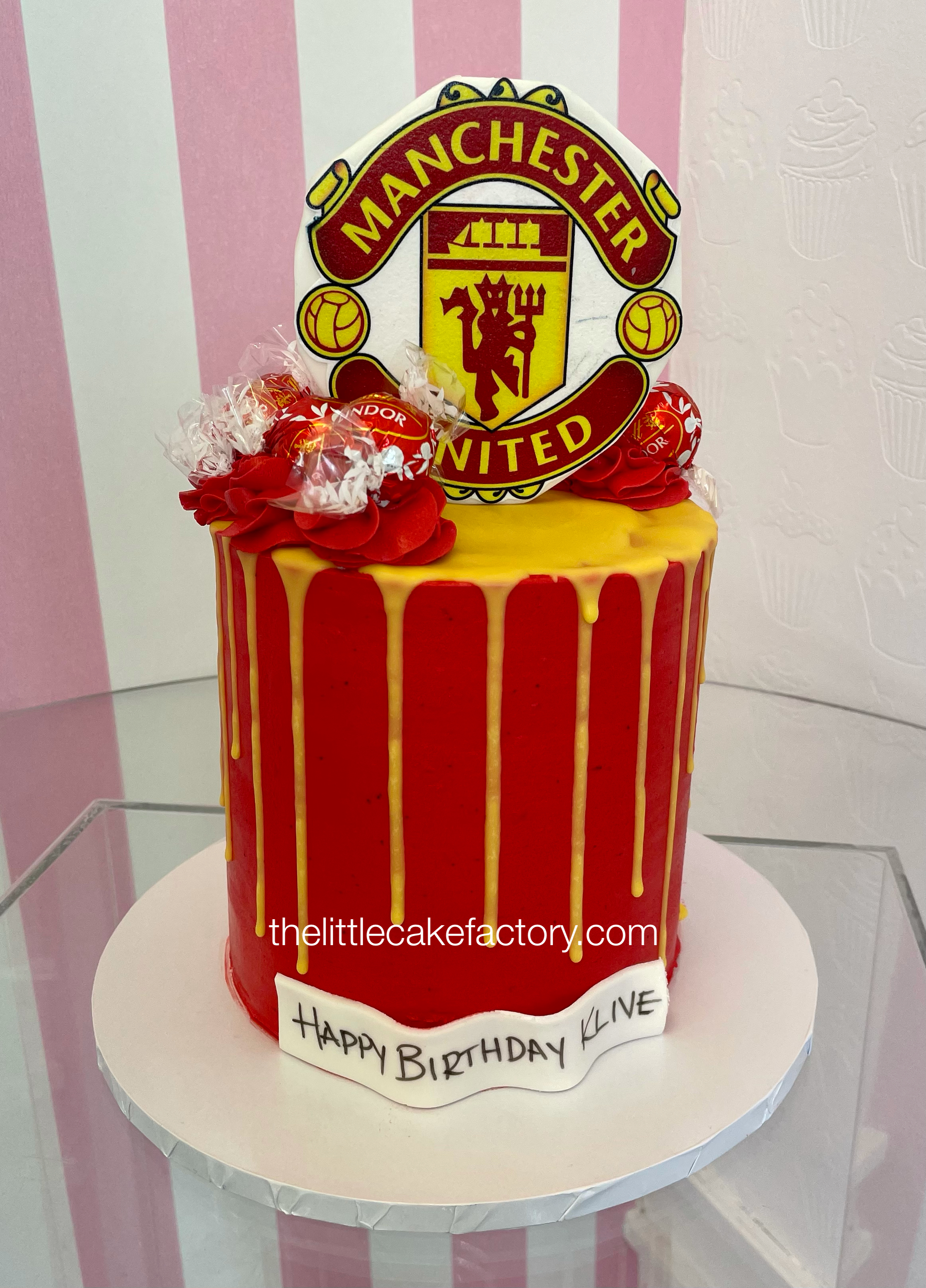 Manchester united drip cake Cake | Drip Cakes