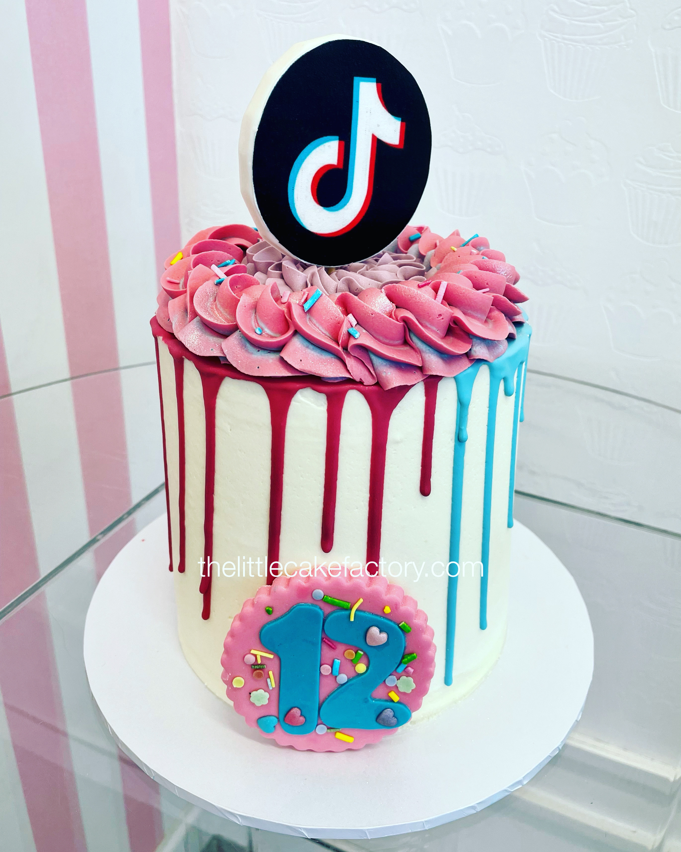tiktok pastel drip cake Cake | Drip Cakes