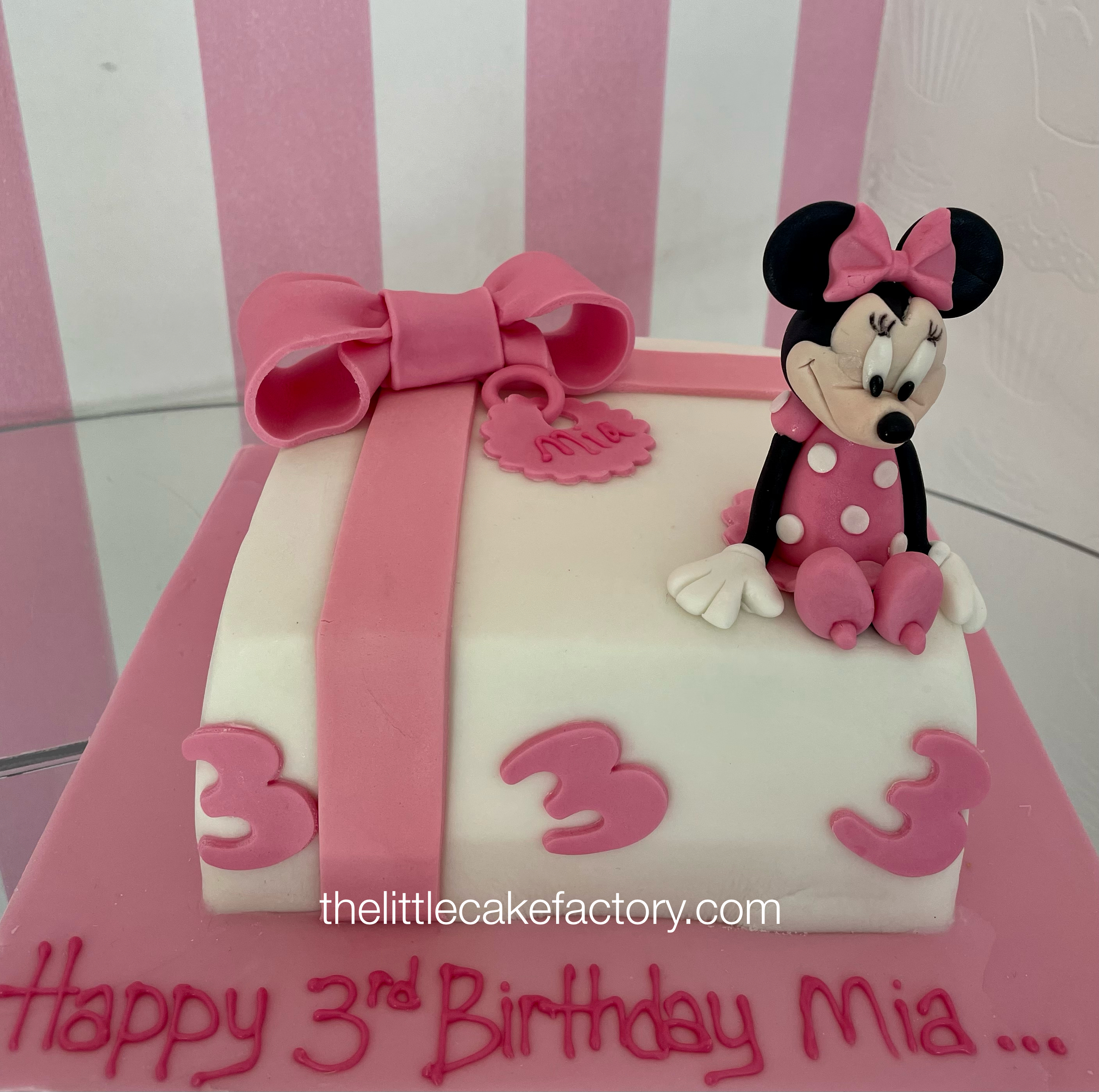 new minnie mouse parcel cake Cake | Children Cakes