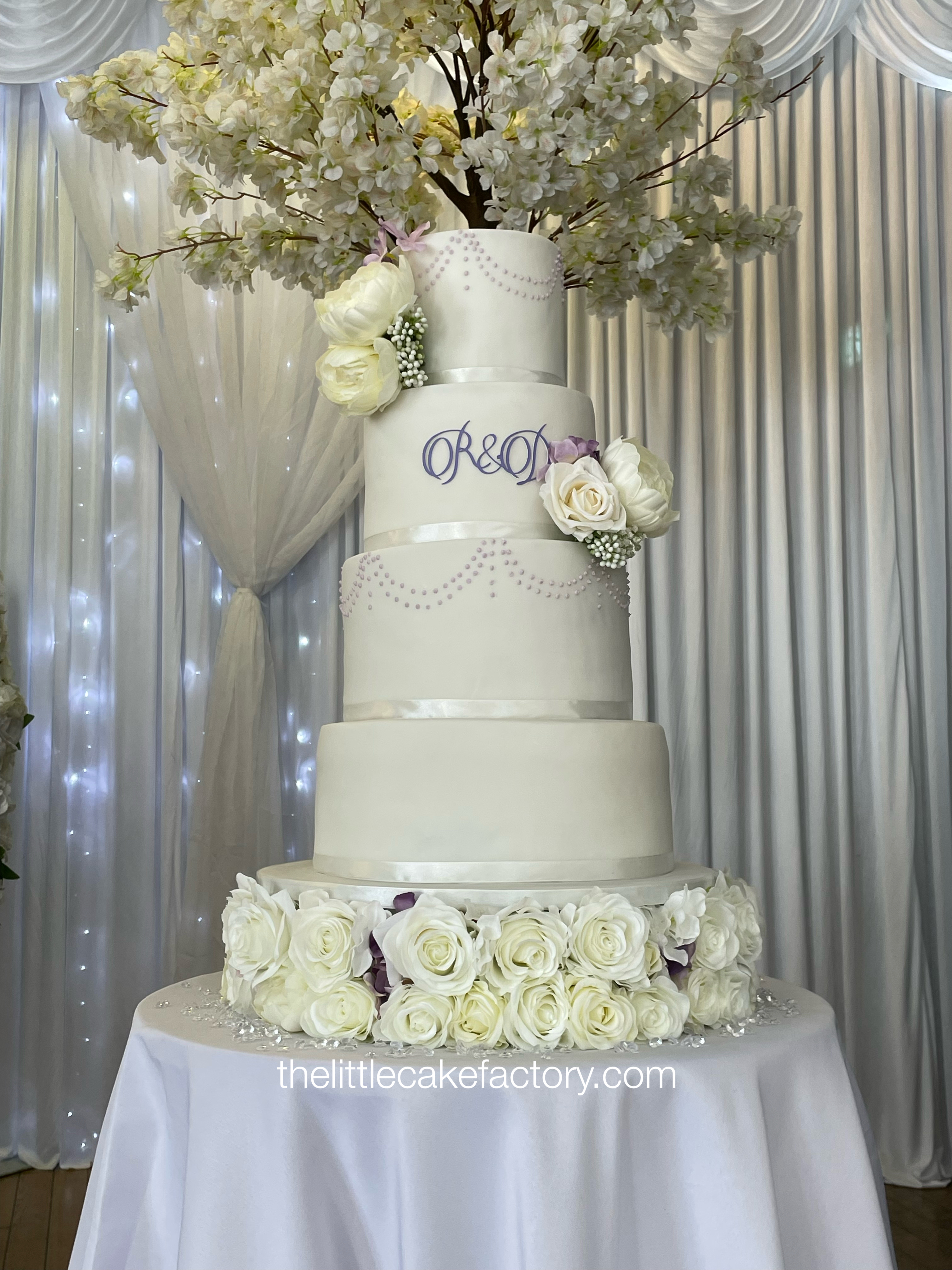 dionne Cake | Wedding Cakes