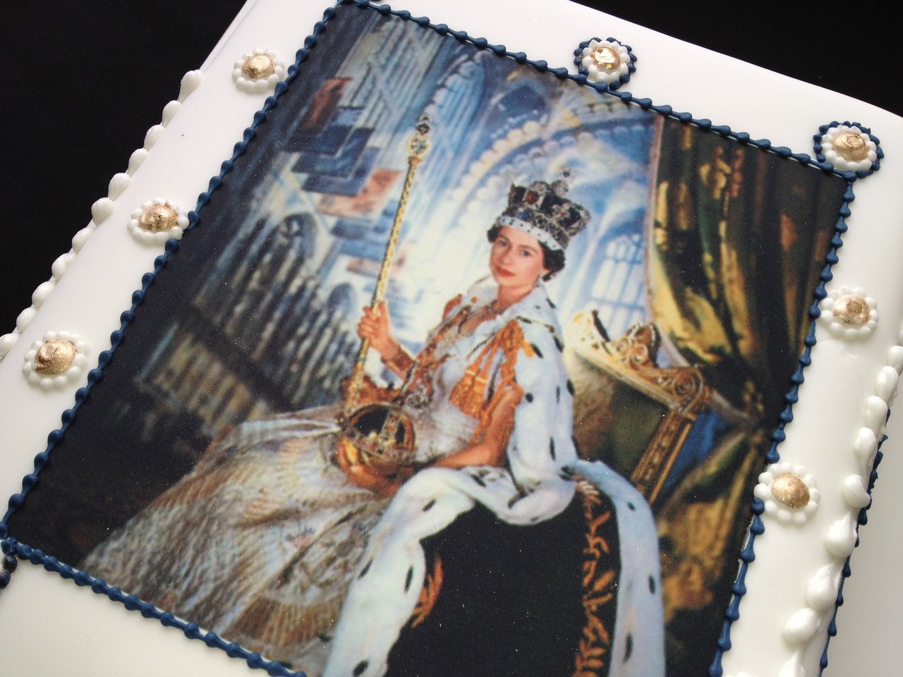 Queen Jubilee Cake | Celebration Cakes