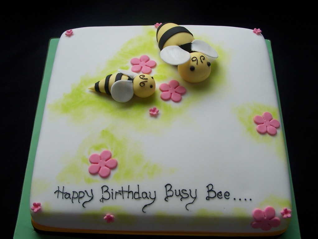 Busy Bee Cake | Novelty Cakes