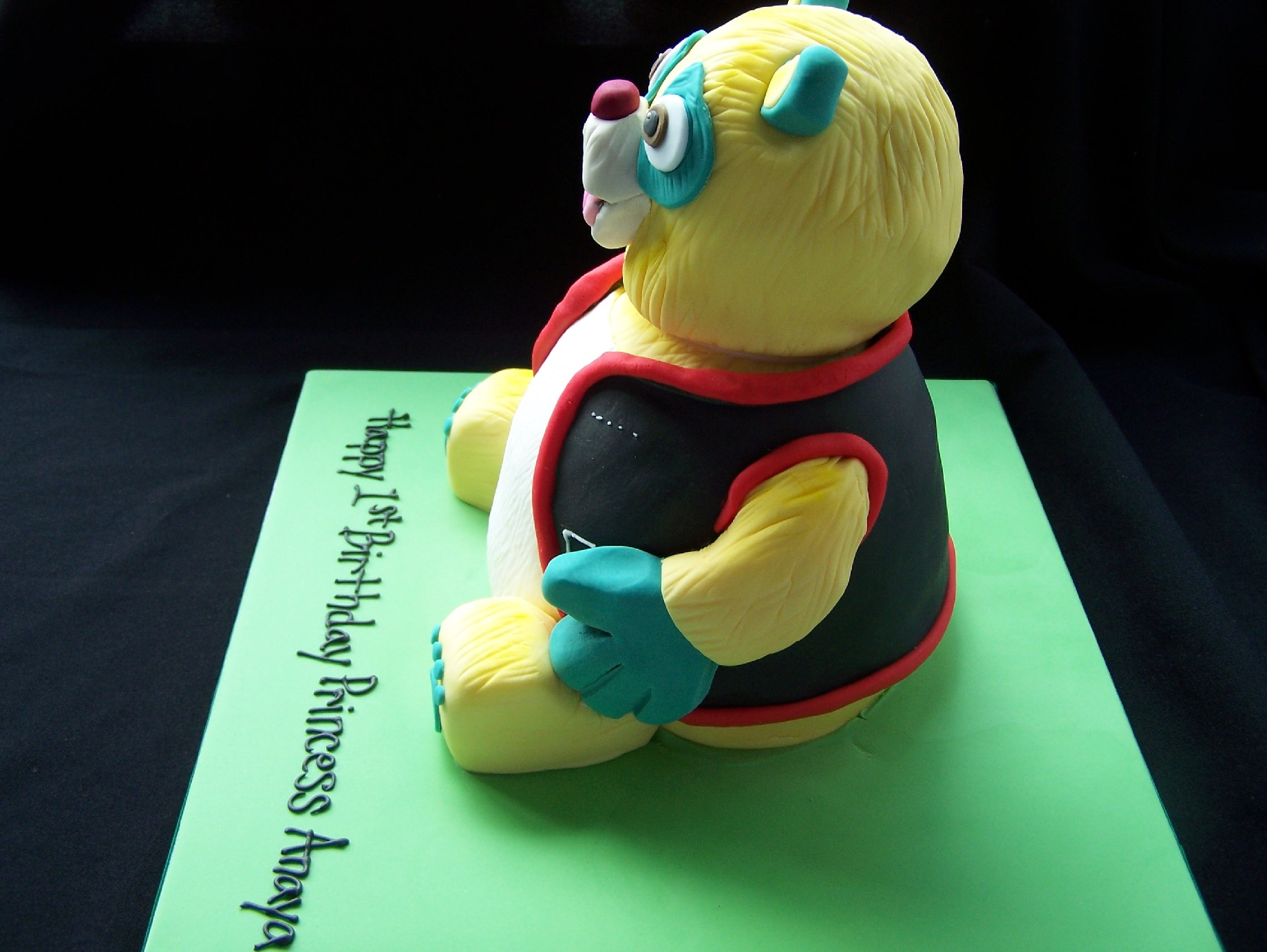 Special Agent Oso Cake | Novelty Cakes