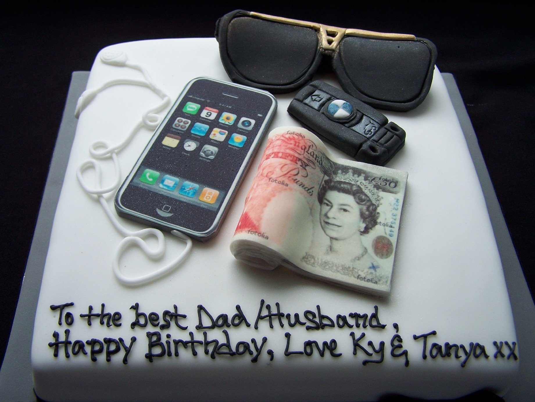 Money and iPhone Cake | Novelty Cakes