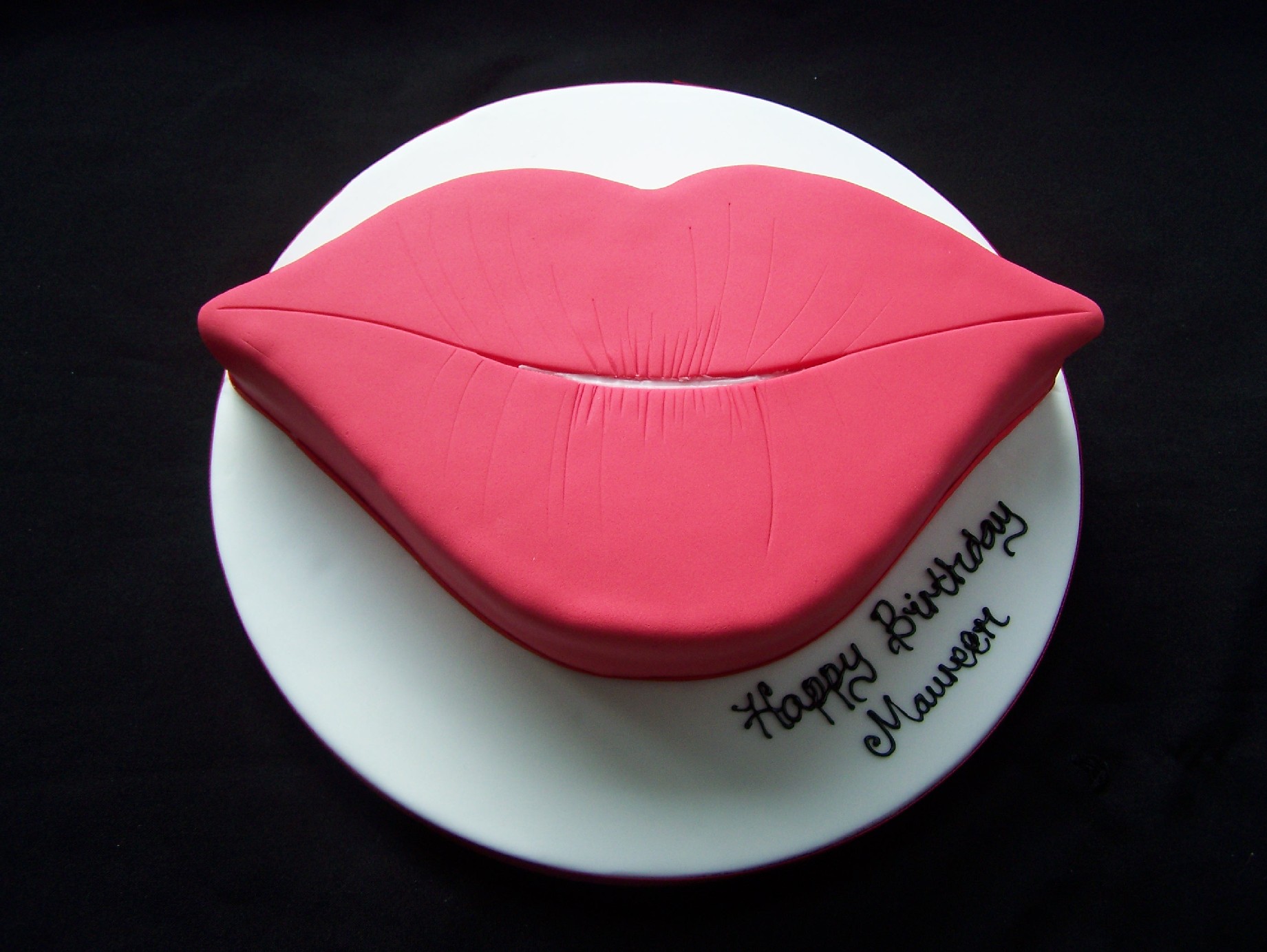 Red Lips Cake | Novelty Cakes