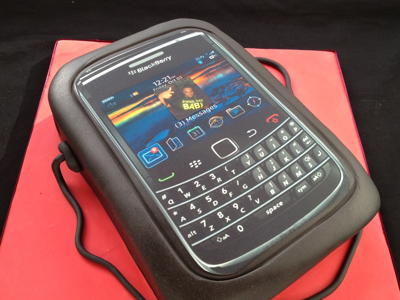Blackberry Bold Cake Cake | Novelty Cakes