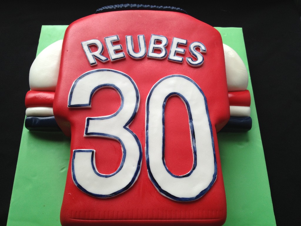 Arsenal Shirt Cake |  Cakes