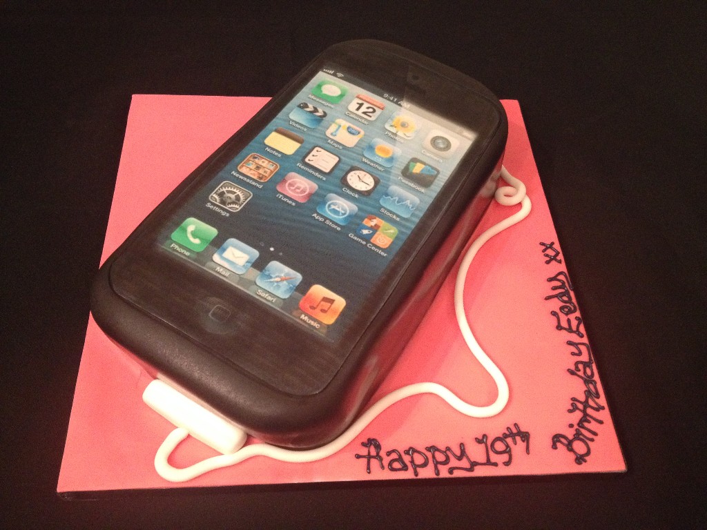 iPhone 5 Large Cake |  Cakes
