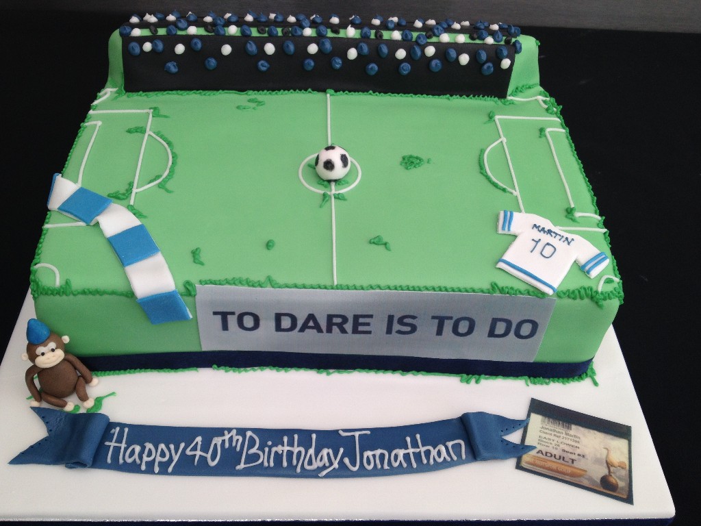 Tottenham Pitch Cake |  Cakes