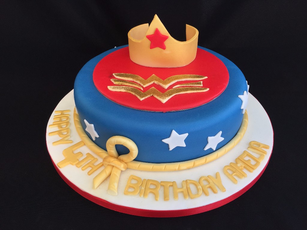 Wonder Woman Cake |  Cakes