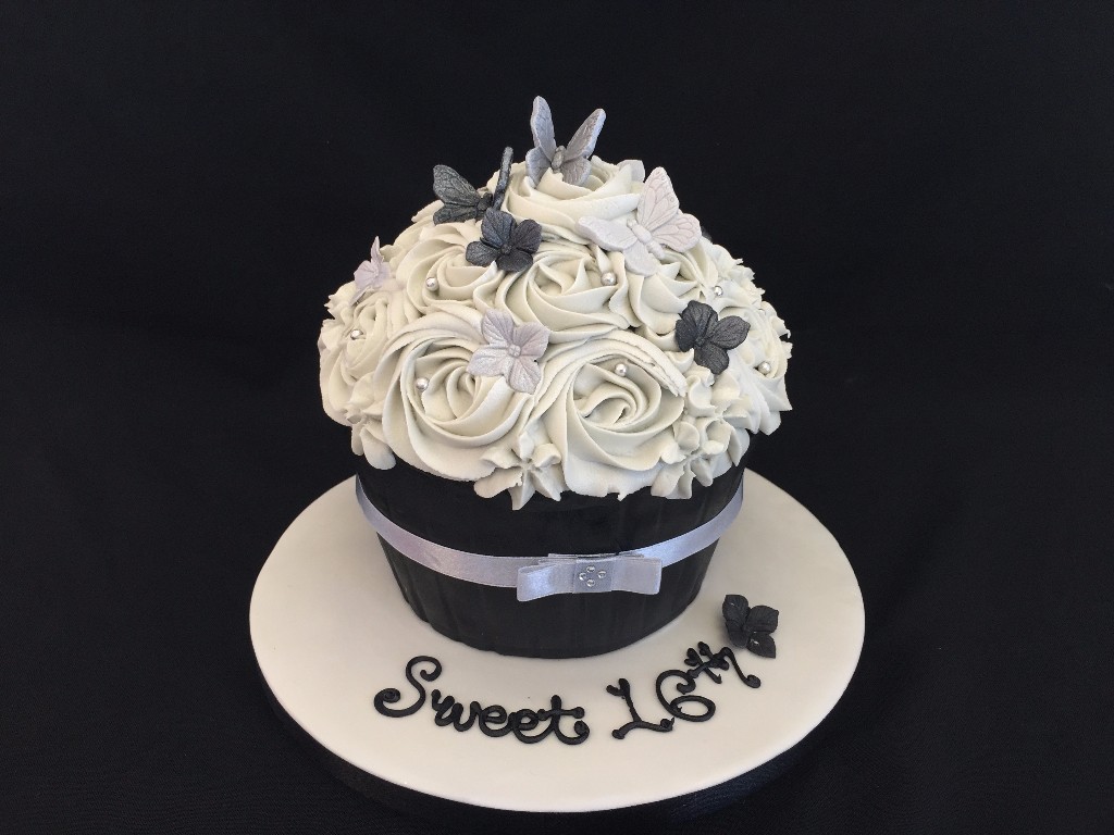 Sweet 16 Giant Cupcake Cake |  Cakes
