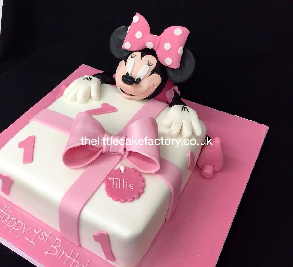  Minnie mouse pink parcel cake Cake | Children Cakes