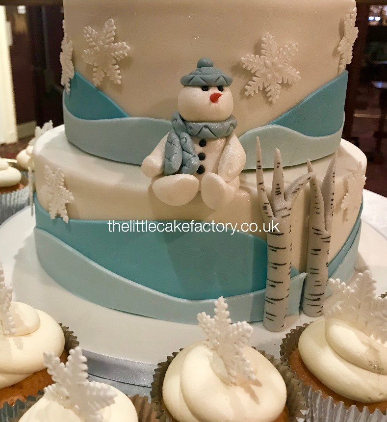 Snowman Bride & Groom Cake |  Cakes